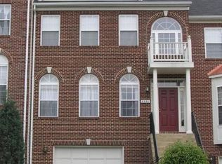 8931 Royal Astor Way, Fairfax, VA 22031