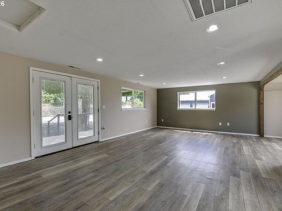 5th image of 12120 SW Tonquin Rd