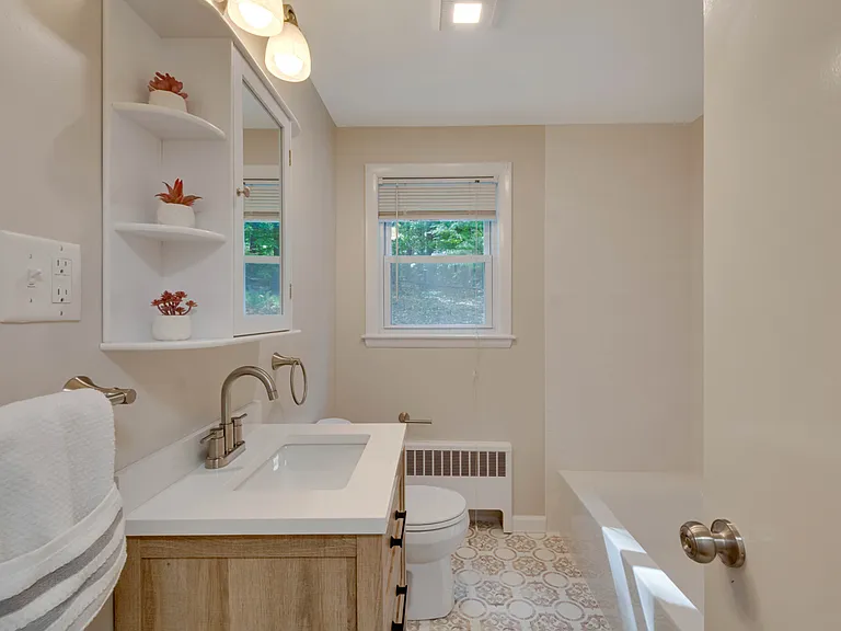215 Blue Hill Dr — Photo 15