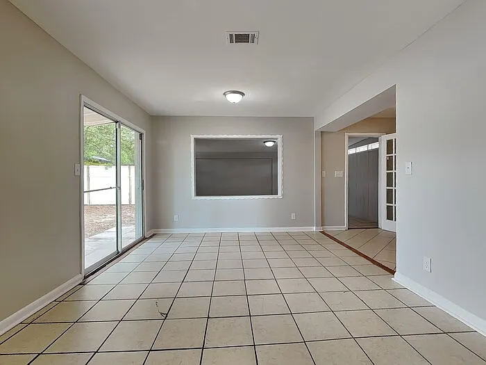 10927 Regency Dr — Photo 6