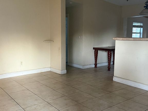 3rd image of 1598 NE 43rd Ct
