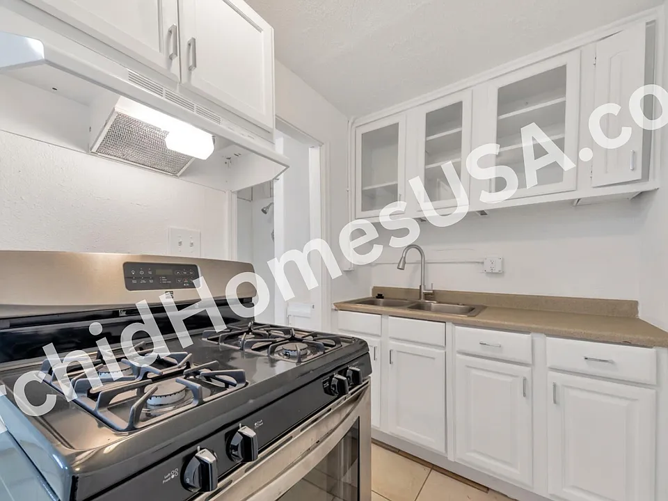 909 S 35th Ave #3