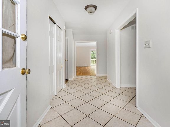 3rd image of 2309 Empire Dr