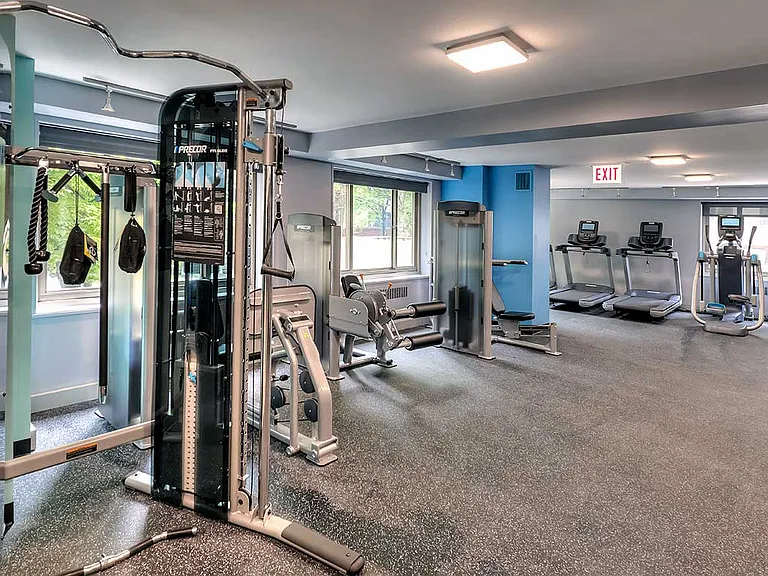 Not to take away the exciting Lakefront Trail just across the street, but we have a fitness center in each tower with all the equipment you need for a complete workout.