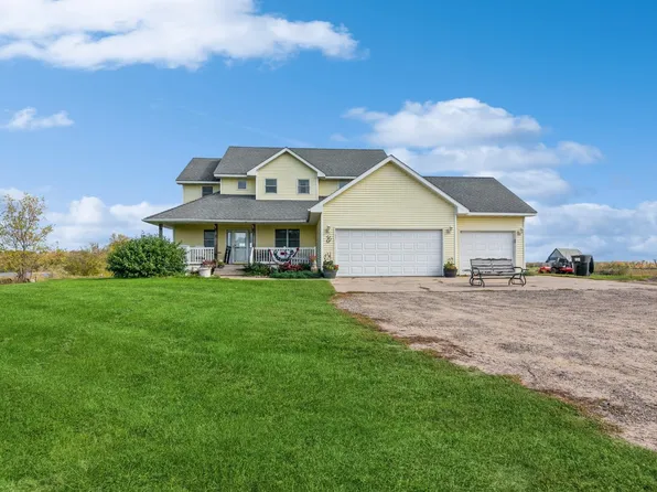 36875 Oriole Ave, Lindstrom, MN 55045