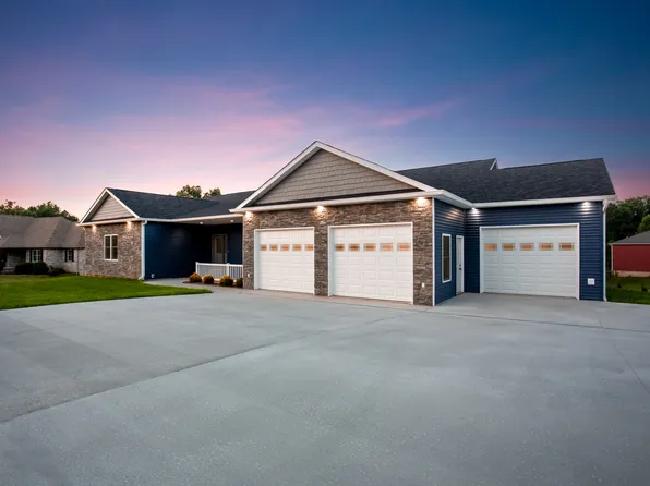 590 N Deer Lake Dr, Bloomfield, IN 47424