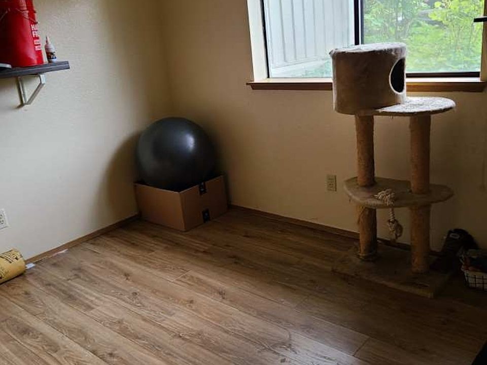 1st image of 1400 Evergreen Park Dr SW #D2