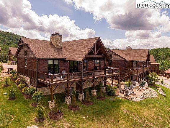 3rd image of 18 Camp Eagle Court