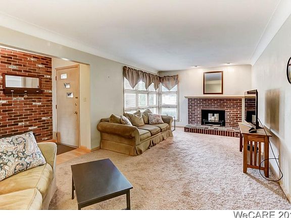 3rd image of 1400 Riverview Dr