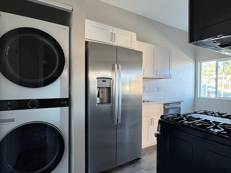 6249-6253 Dorothy Dr — Photo 5