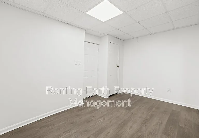 1563 Martin Ave — Photo 15