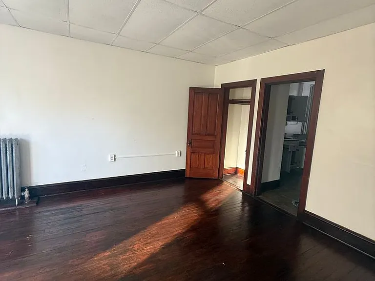 41 E. Franklin Street — Photo 12