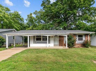 561 Golfwood Dr, Ballwin, MO