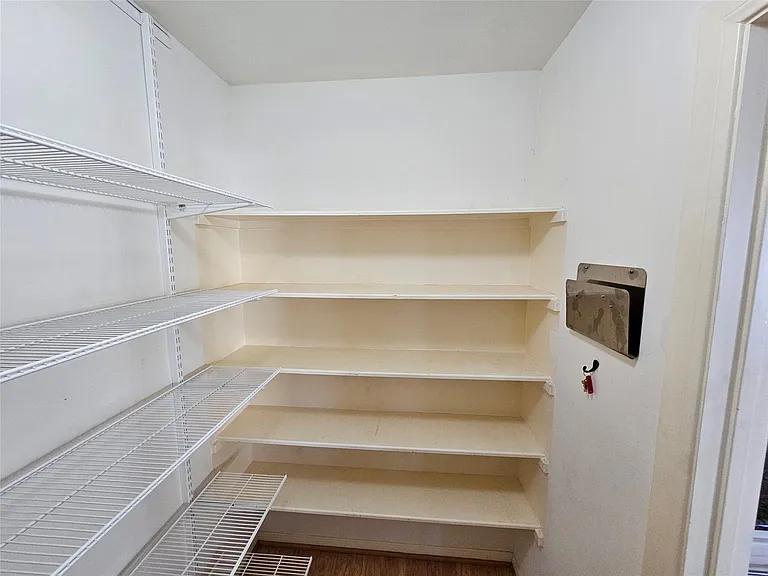 1271 W 17th St — Photo 30