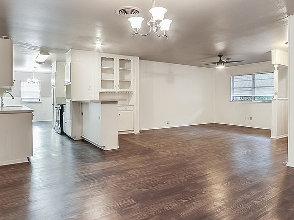 3rd image of 3616 Falcon Dr