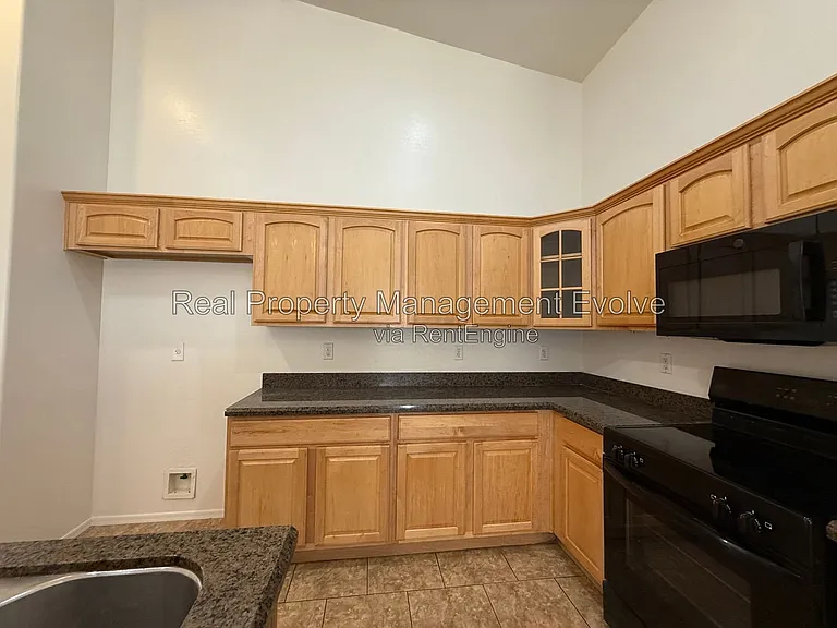 4417 W Saint Kateri Dr — Photo 9