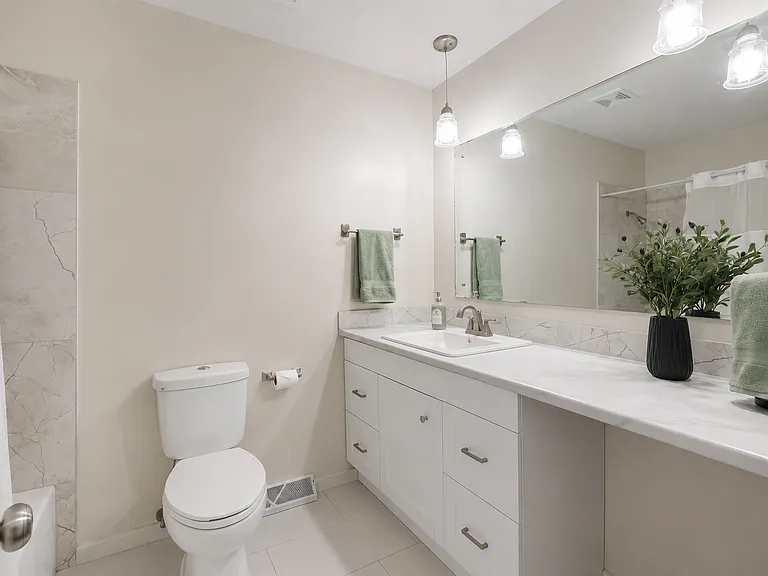 5641 S 140th Ave — Photo 8