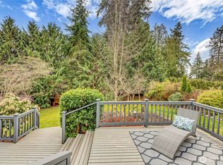 8099 NE Evergreen Ave, Indianola, WA 98342