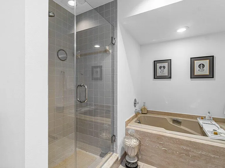 61 Eastgate Dr #D — Photo 15