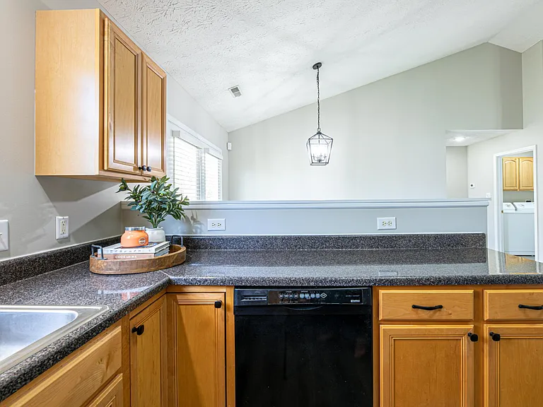 1315 Hunters Way Ct — Photo 13