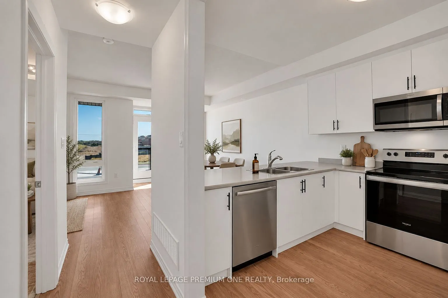 2 bed, $2,700 — Photo 4