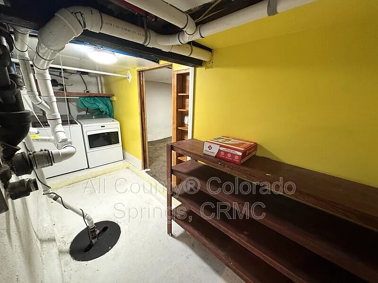 219 E Jefferson St — Photo 16