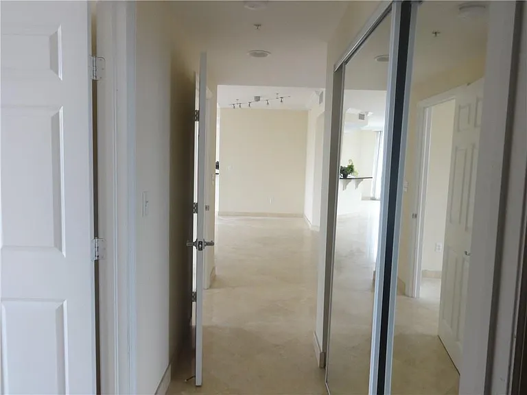100 Birch Rd #1106B — Photo 24