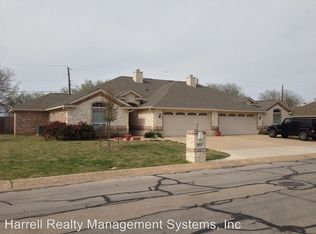 814 Chapel View Dr, Woodway, TX 76712