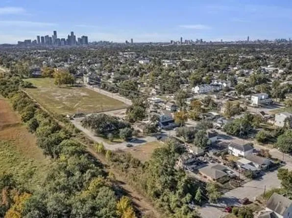 5405 Elysian St, Houston, TX 77009