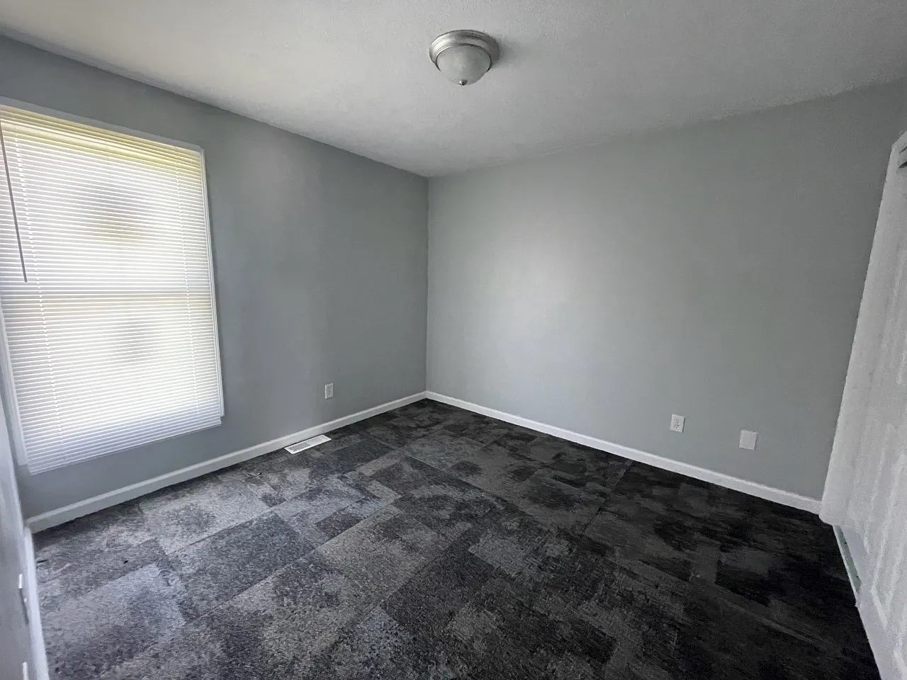 Stone Dr. 304 — Photo 2