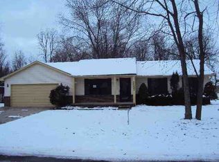 30440 Salisbury Rd, Farmington, MI 48336