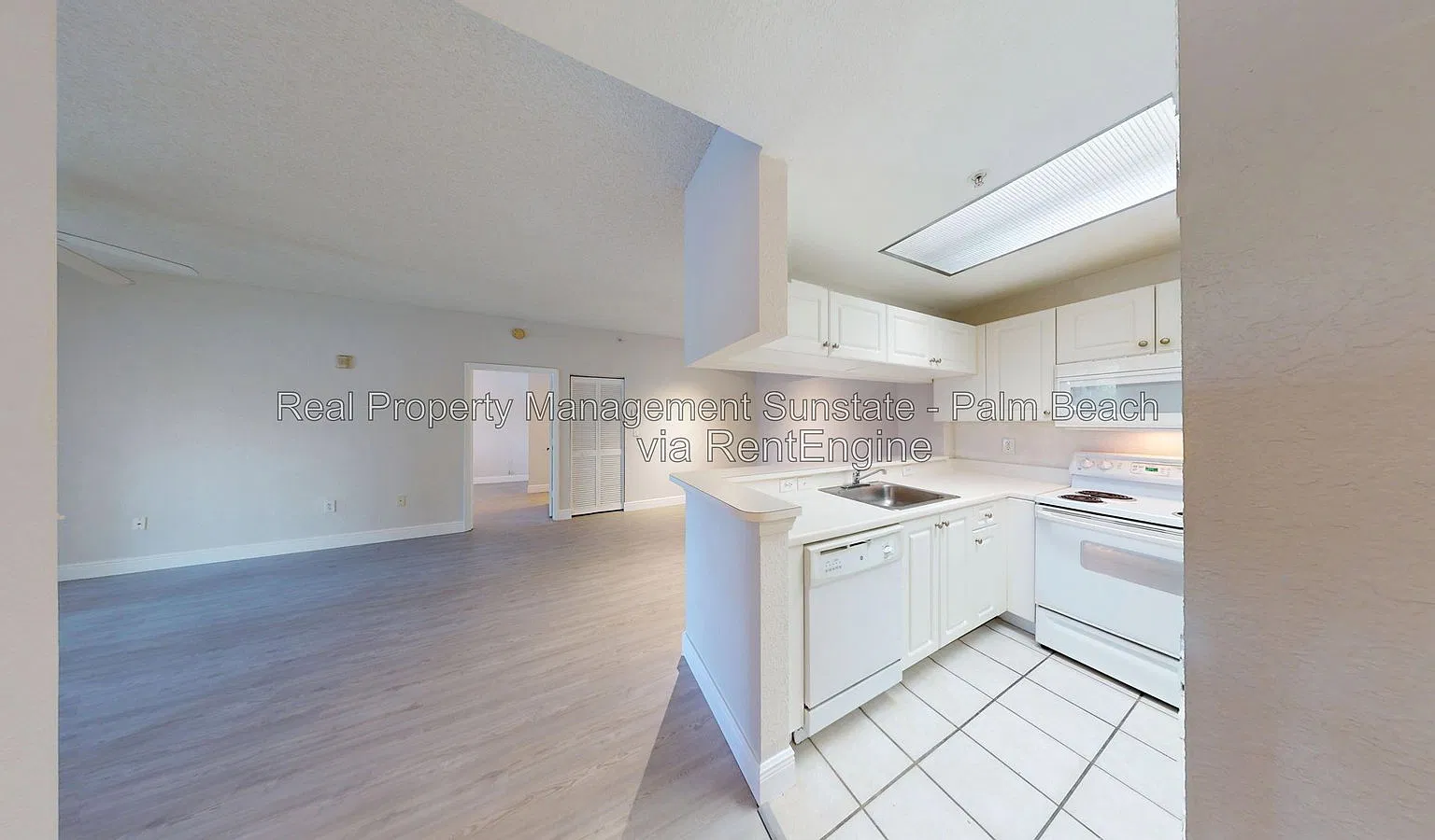 2 bed, 2.0 bath, 1057 sqft, $2,300 — Photo 4