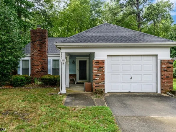 226 N Plymouth Ct, Southampton Twp., NJ 08088