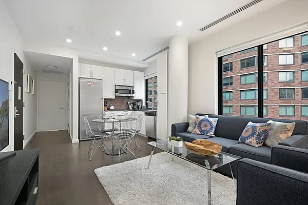 Rented by REAL New York | media 9