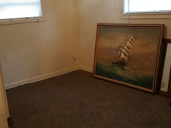 4th image of 296 Byron Ave