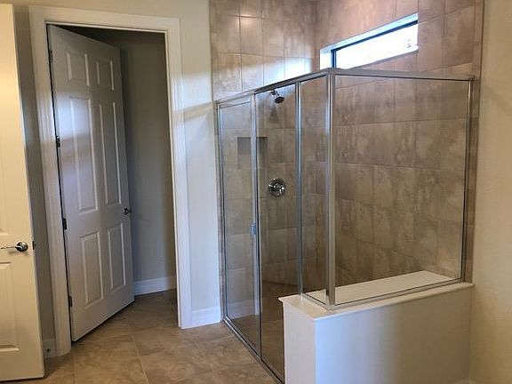 5th image of 732 SE Villandry Way