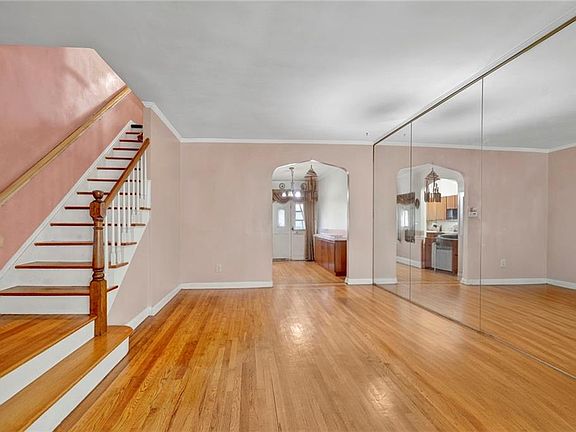 4th image of 786 E 39th St