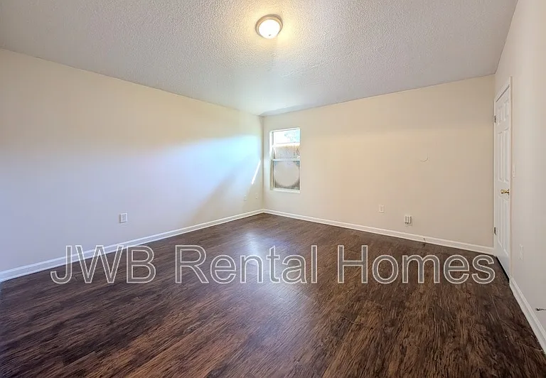 8526 Kona Ave — Photo 6