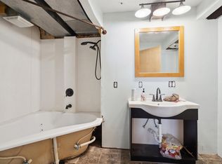 2900 Random Rd, Falls Church, VA 22042