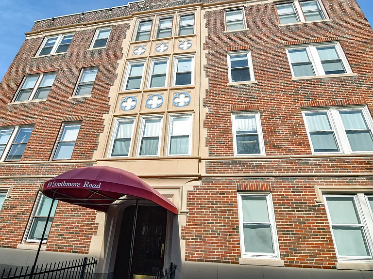 74 Strathmore Rd #1 — Photo 11