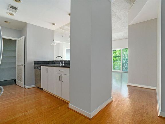 5th image of 250 Pharr Rd #405