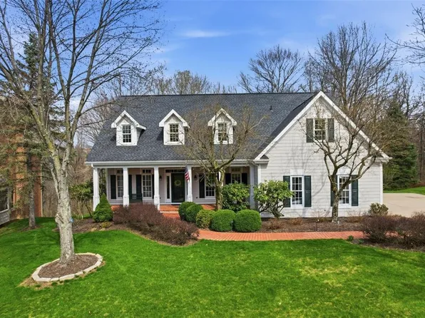 121 Drake Dr, Wexford, PA 15090