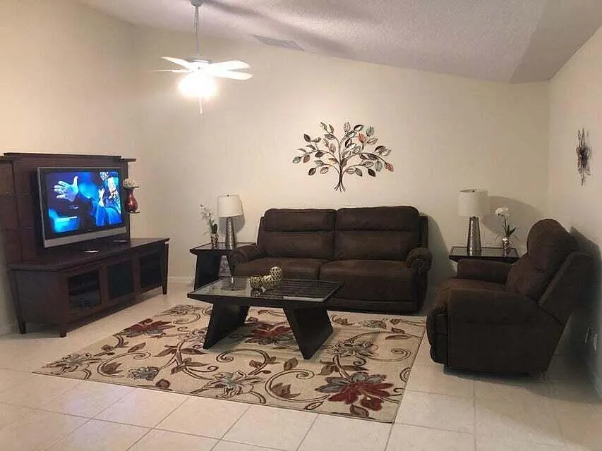 13825 Yarmouth Dr — Photo 2