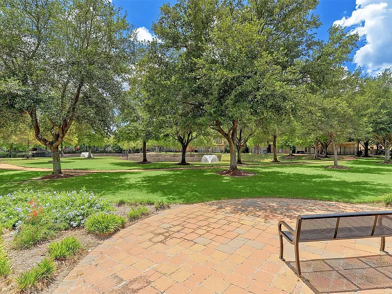2602 Coastal Greens Dr — Photo 13