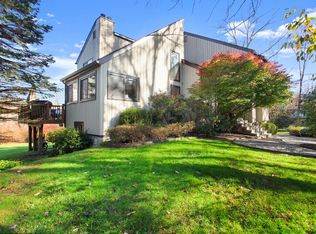 17 Waccabuc Rd, Goldens Bridge, NY 10526