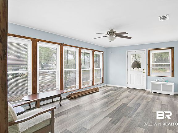 4th image of 54 Nichols Ave