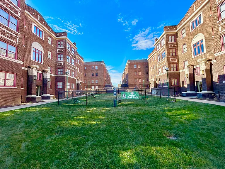 Drake Court — Photo 39