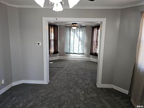 5th image of 1111 E Frye Ave