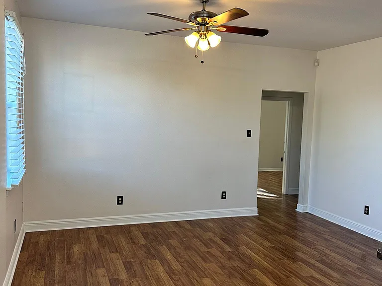 4501 S Prieur St #B — Photo 6