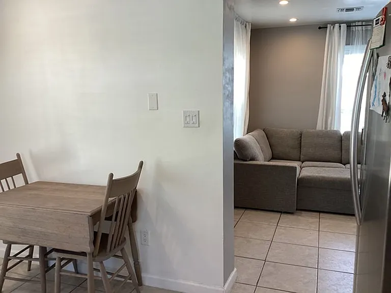 H16 Miriam St — Photo 6